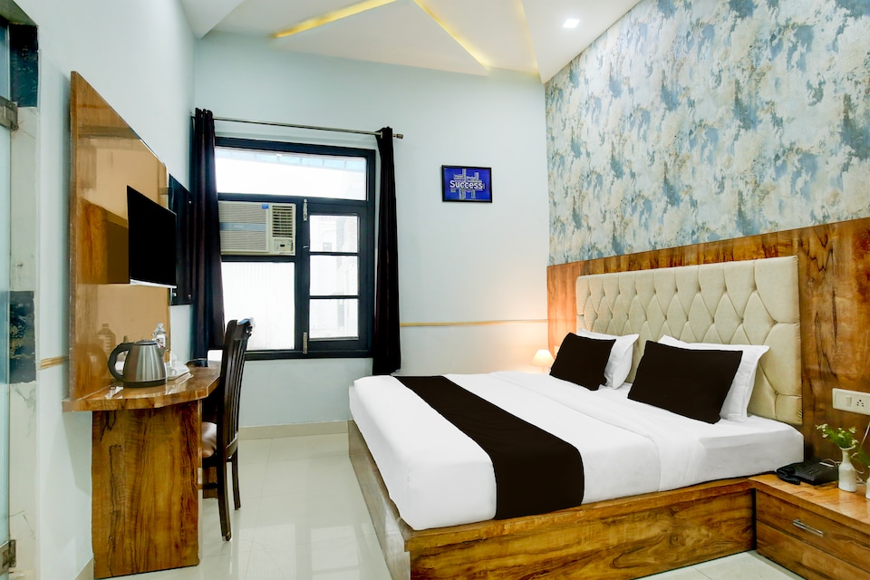 Collection O Ishwar Nagar Near Golden Temple Formerly Chahal Residency, Ranjit Avenue Amritsar, Amritsar