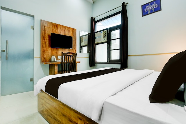 Super Collection O Ishwar Nagar Near Golden Temple Formerly Chahal Residency