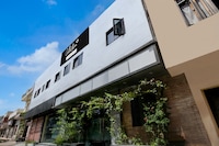 Super Collection O Ishwar Nagar Near Golden Temple Formerly Chahal Residency