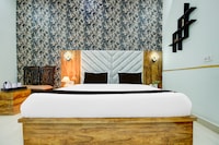 Super Collection O Ishwar Nagar Near Golden Temple Formerly Chahal Residency