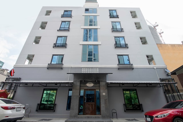 OYO 818 Suksomboon Residence