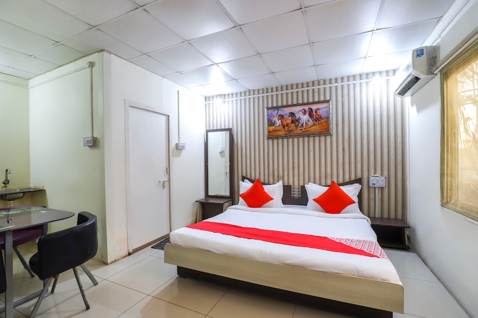 OYO Flagship 71507 Club Antillia Beach Resort, Airport Surat, Surat