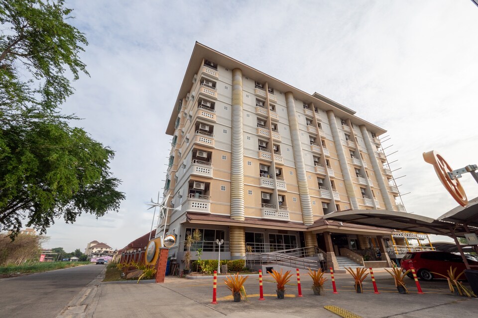 OYO 827 Preechana Golden Place Service Apartment, Rayong City P2, Rayong
