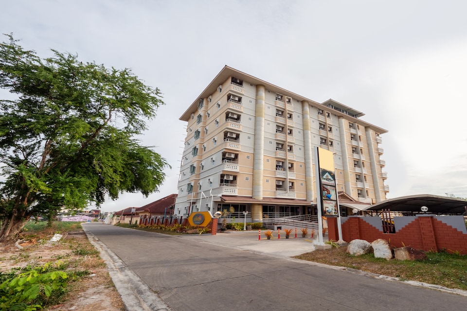 OYO 827 Preechana Golden Place Service Apartment, Rayong City P2, Rayong