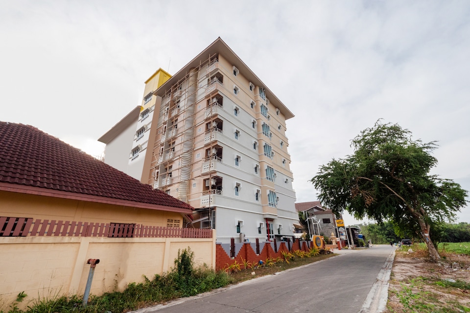 OYO 827 Preechana Golden Place Service Apartment, Rayong City P2, Rayong