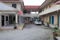 OYO 90018 River Village Hotel