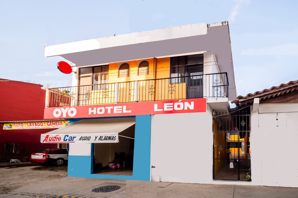 OYO Hotel D Leon, San Pedro Mixtepec -Dto. 22 -, OAX, Puerto Escondido