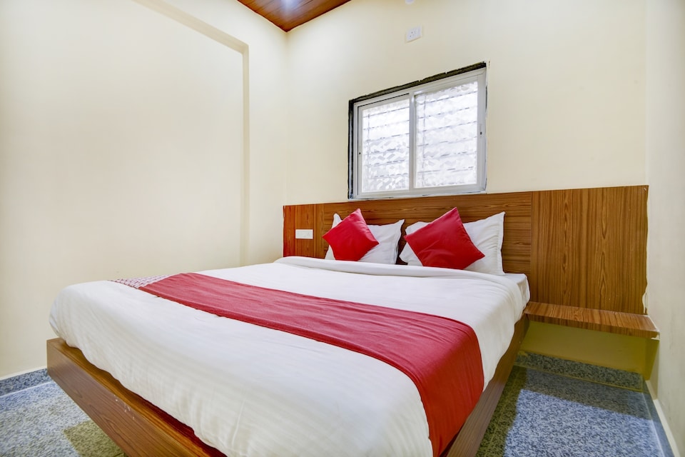 OYO 71534 Hotel Uk Executive, Pimpri Pune, Pune