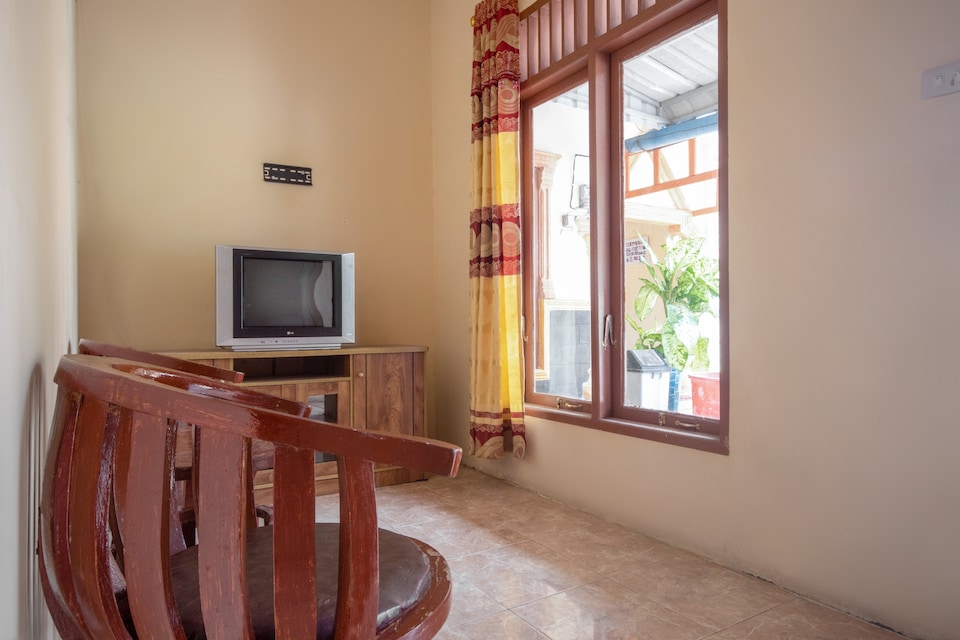 OYO 3275 Hotel Harapan Isyes, Simalungun, Toba Samosir