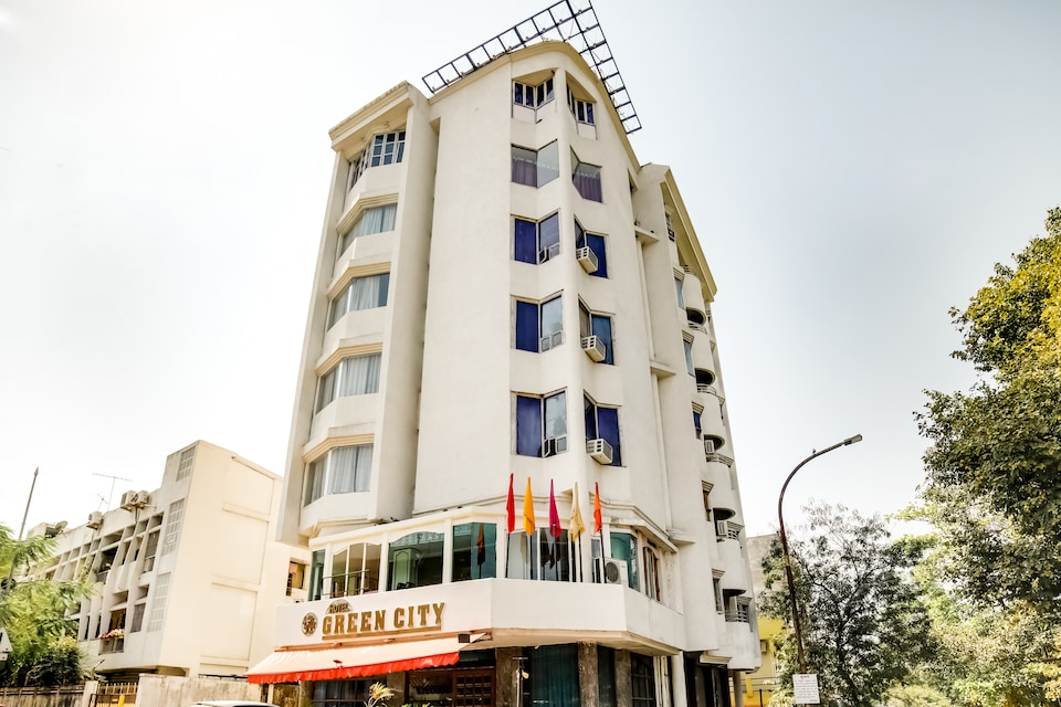 CAPITAL O71546 Hotel Green City, Sitabuldi Nagpur, Nagpur