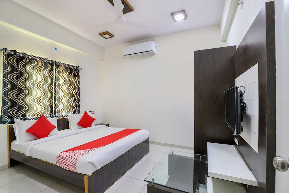 OYO 71552 Jay Bhole Guest House & Hotel, Mehsana, Mehsana