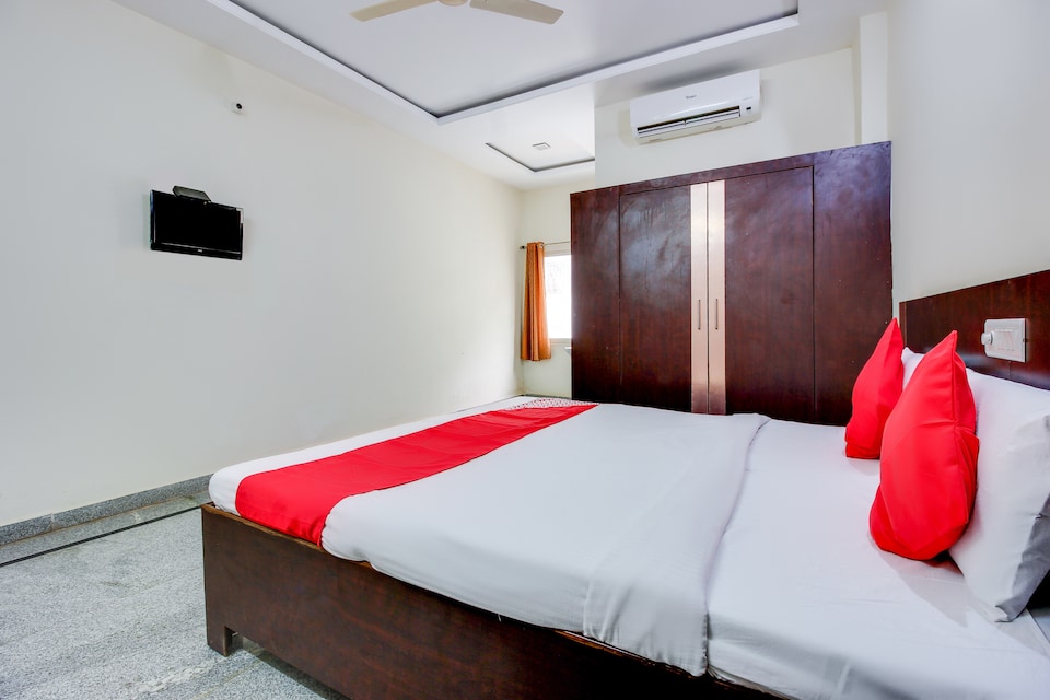 OYO 71559 HOTEL AITHIDI GRAND KODADA, Khammam Khammam, Khammam
