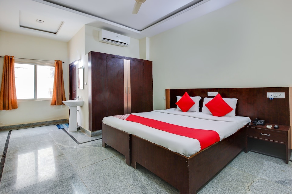 OYO 71559 HOTEL AITHIDI GRAND KODADA, Khammam Khammam, Khammam