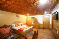 OYO Hotel Royal Park Gulmarg