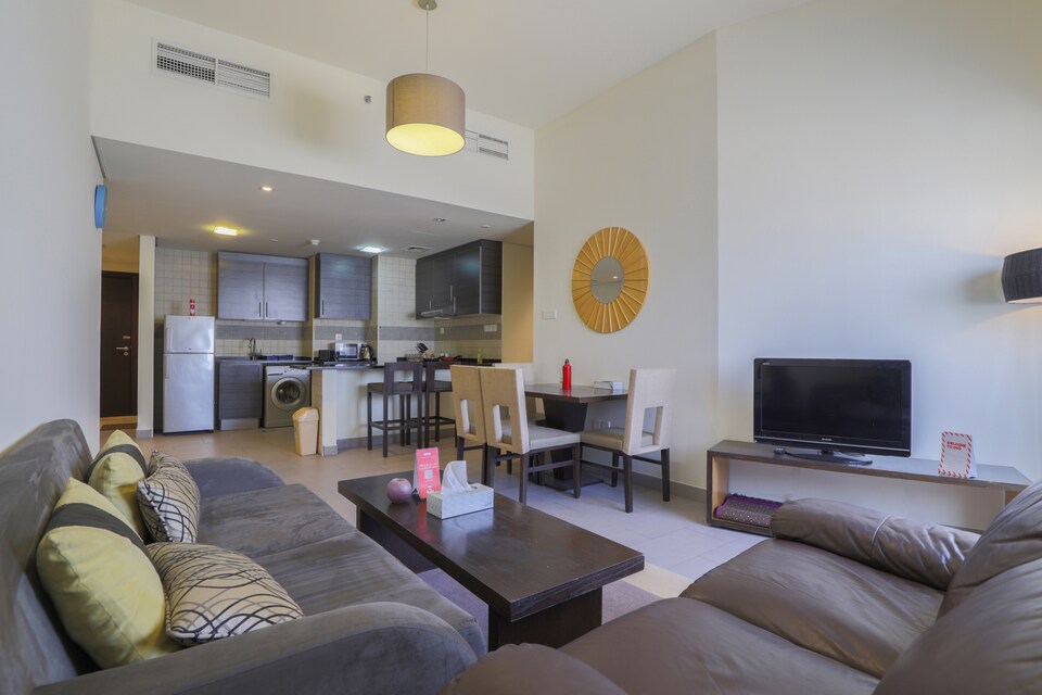 OYO 508 Home Bridge Tower 2BHK, Jumeirah Lake Towers Dubai, Dubai