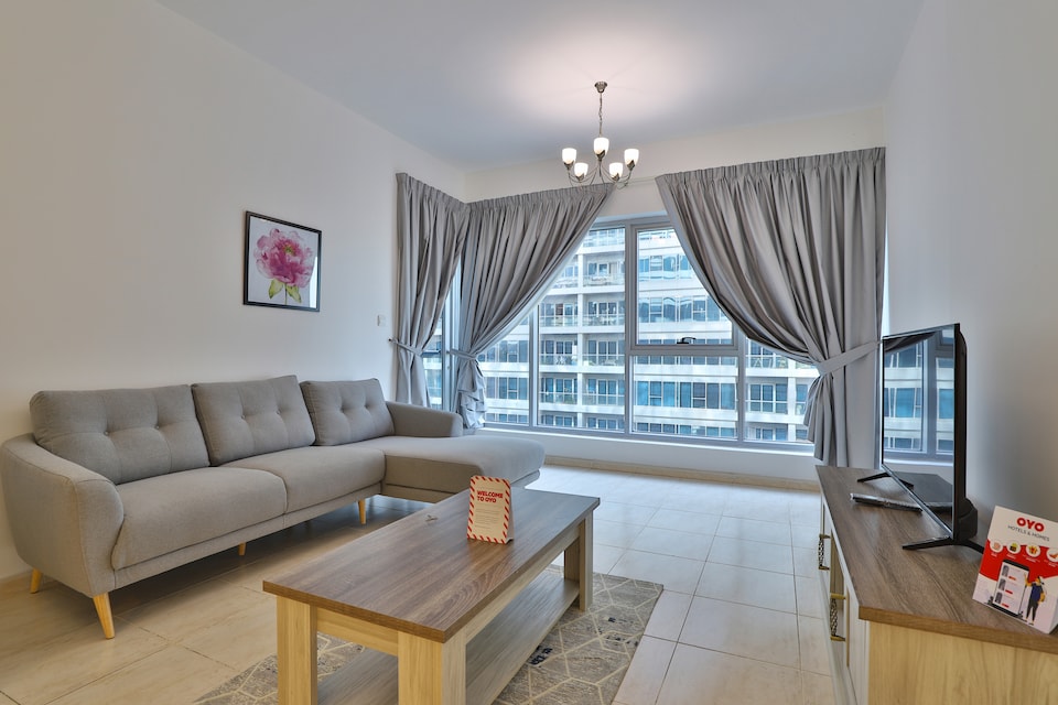 OYO 512 Home Skycourt Tower 1217, 1BHK, Al Barsha Dubai, Dubai