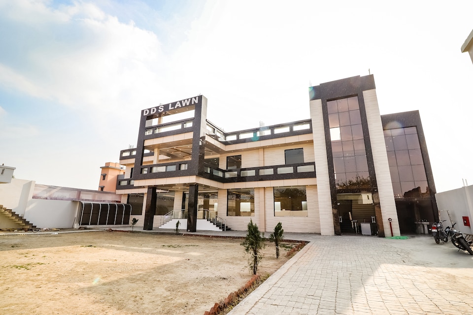 Capital O 71594 Dds Lawn, Alambagh Lucknow, Lucknow