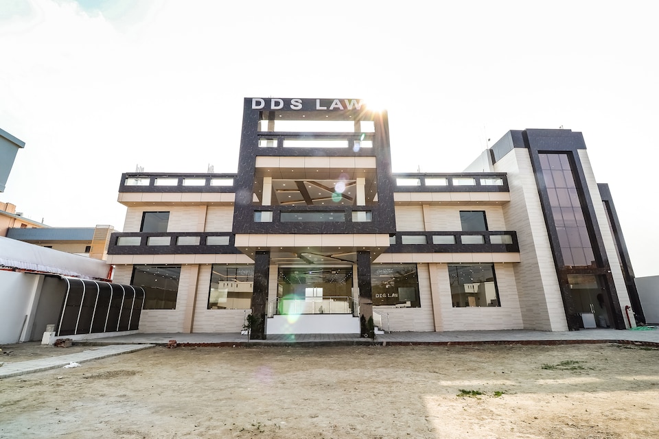 Capital O 71594 Dds Lawn, Alambagh Lucknow, Lucknow