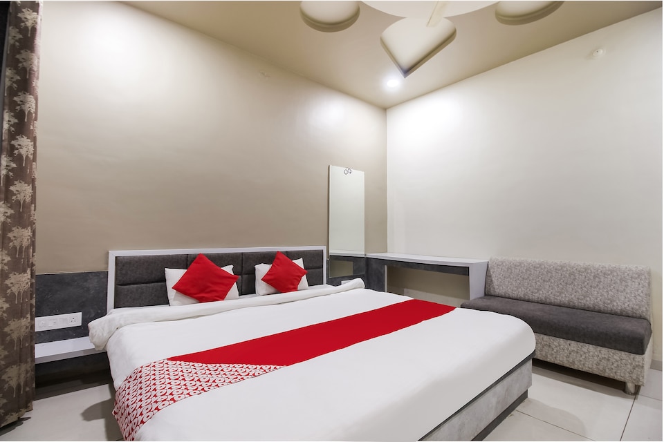 OYO  Flagship  71595 Hotel Lakhdatar , Amravati, Amravati