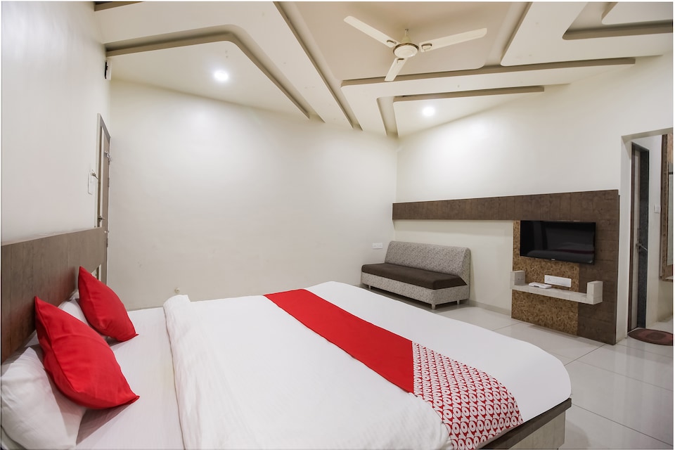 OYO  Flagship  71595 Hotel Lakhdatar , Amravati, Amravati