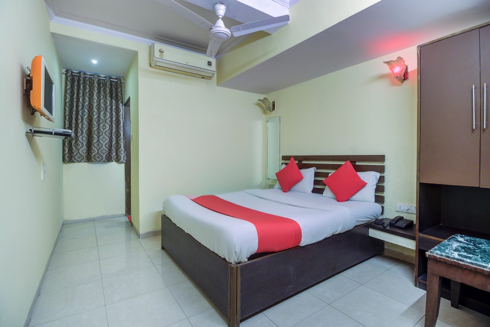 OYO 71627 Hotel Neelkiran , Mumbai Airoli-Vashi, Mumbai